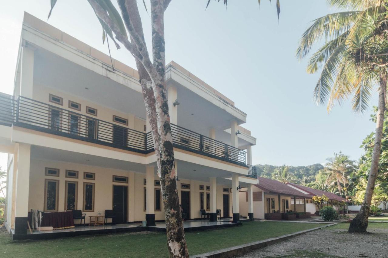 Oyo 1688 Collin Beach Hotel Ambon Kültér fotó