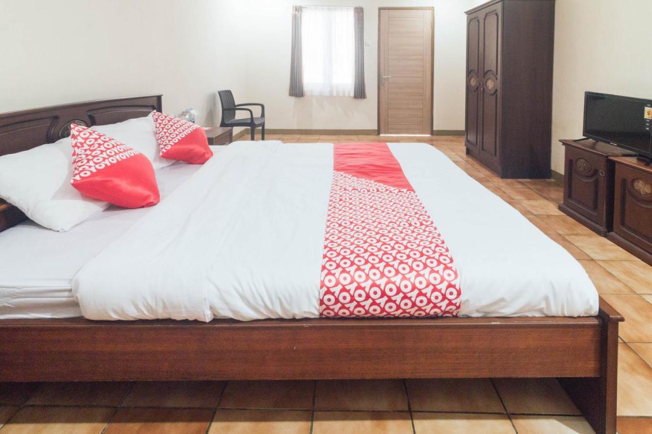 Oyo 1688 Collin Beach Hotel Ambon Kültér fotó