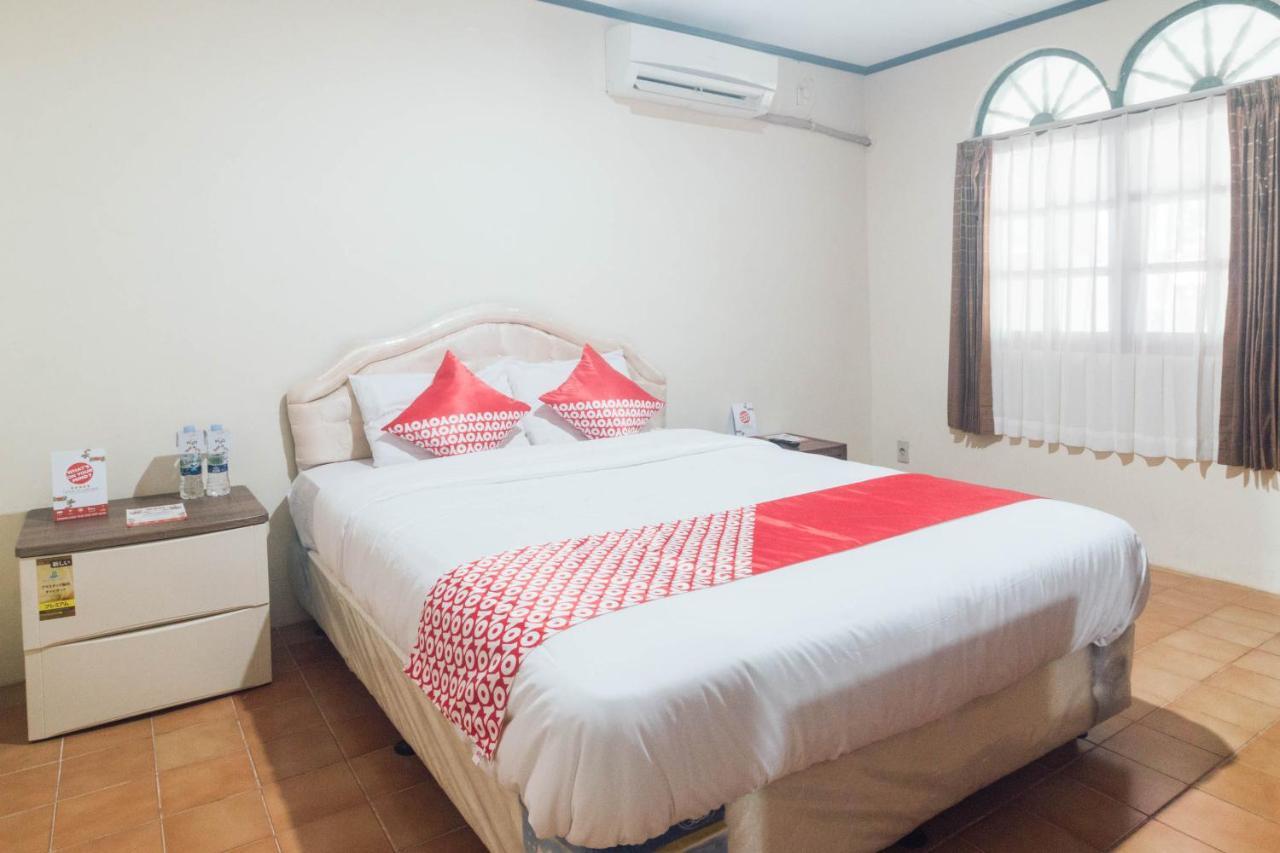 Oyo 1688 Collin Beach Hotel Ambon Kültér fotó