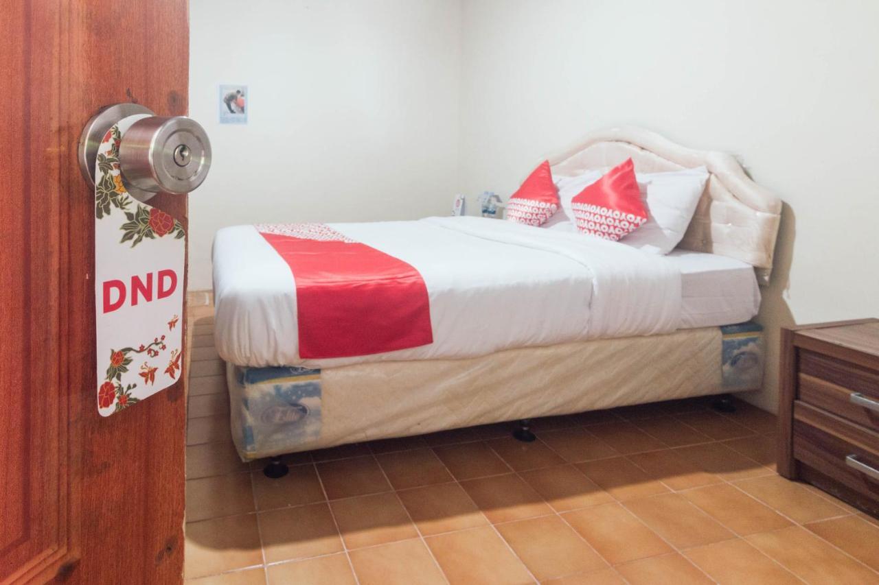 Oyo 1688 Collin Beach Hotel Ambon Kültér fotó
