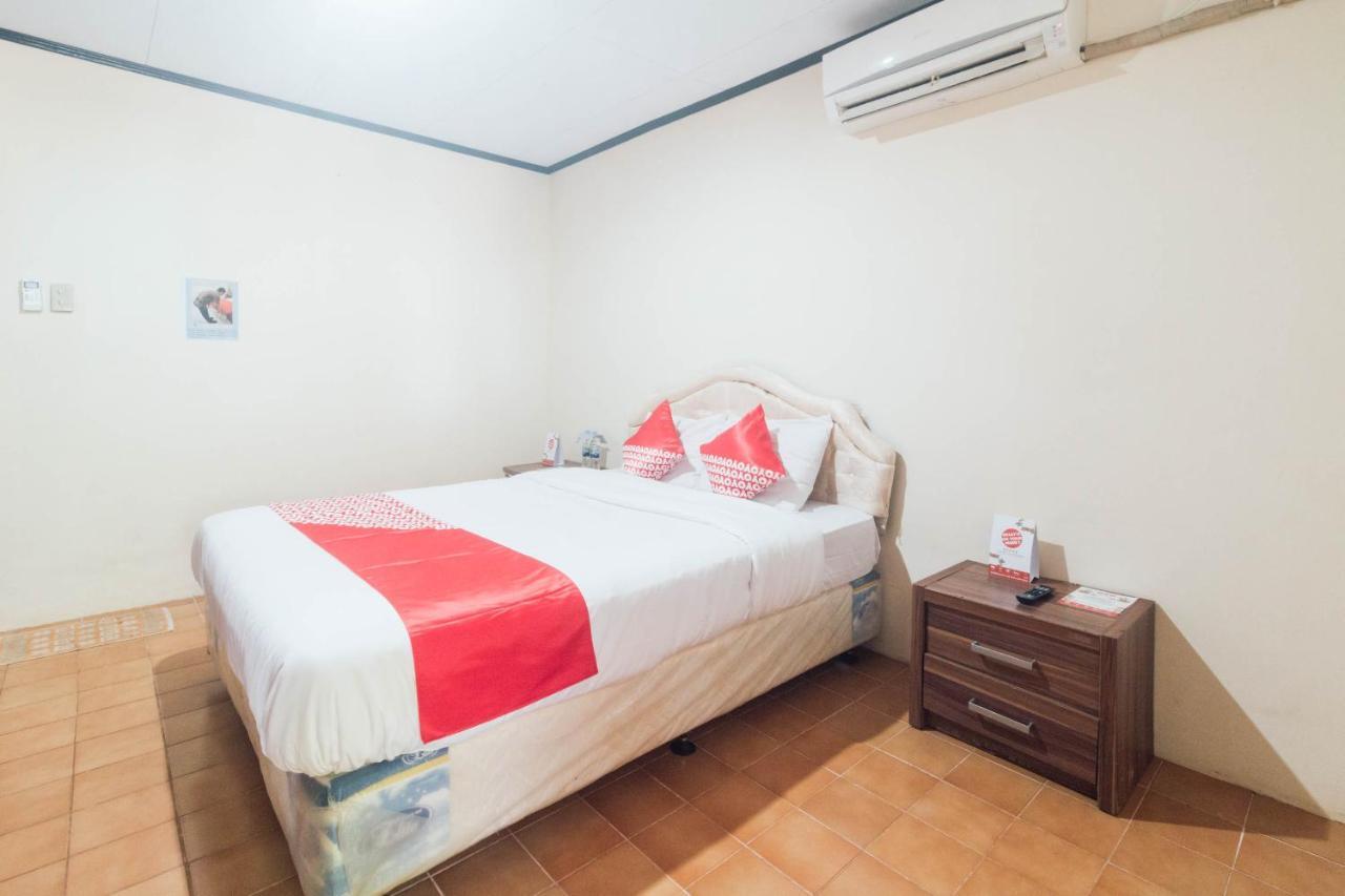 Oyo 1688 Collin Beach Hotel Ambon Kültér fotó