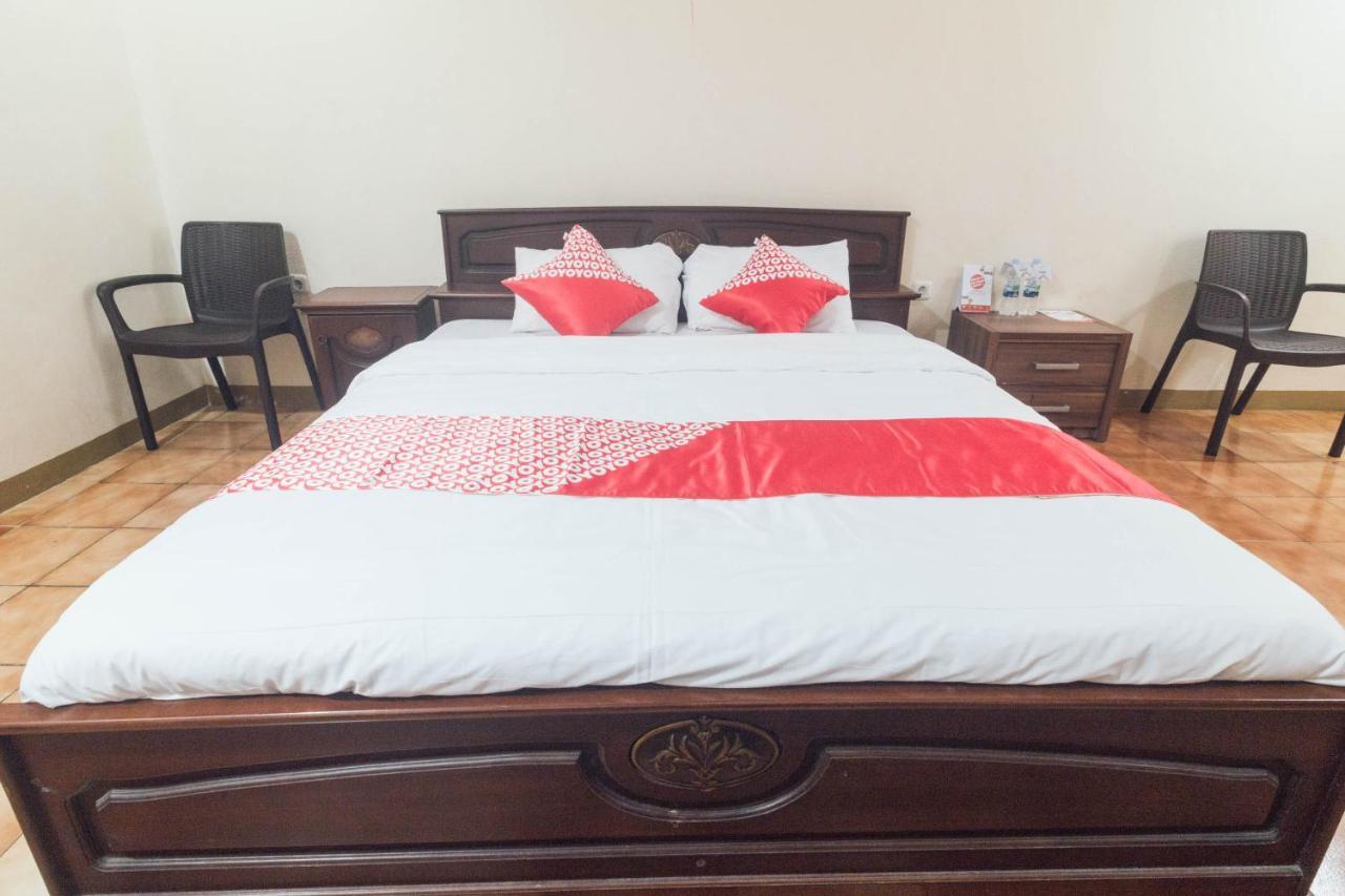 Oyo 1688 Collin Beach Hotel Ambon Kültér fotó