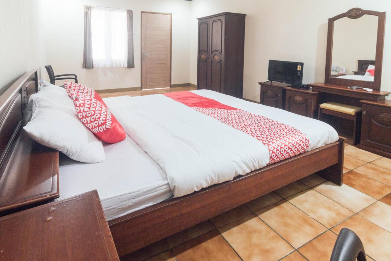 Oyo 1688 Collin Beach Hotel Ambon Kültér fotó